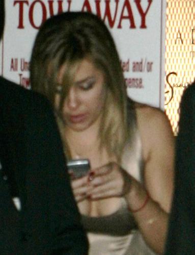 LC is on my breakup schedule too..maybe this is her drunk-texting after her break-up with Jason