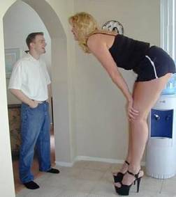 http://www.theluxuryspot.com/wp-content/uploads/2009/08/tall_woman_and_man_1.jpg