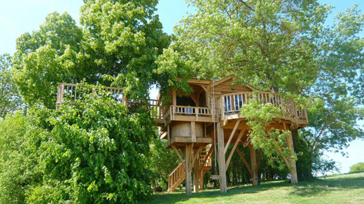 Cabane spa tree house