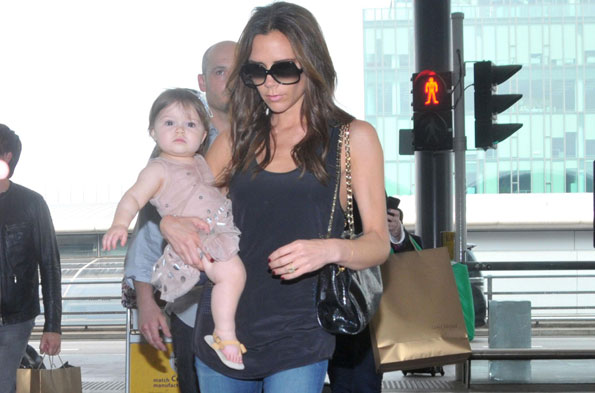 baby traveling victoria beckham