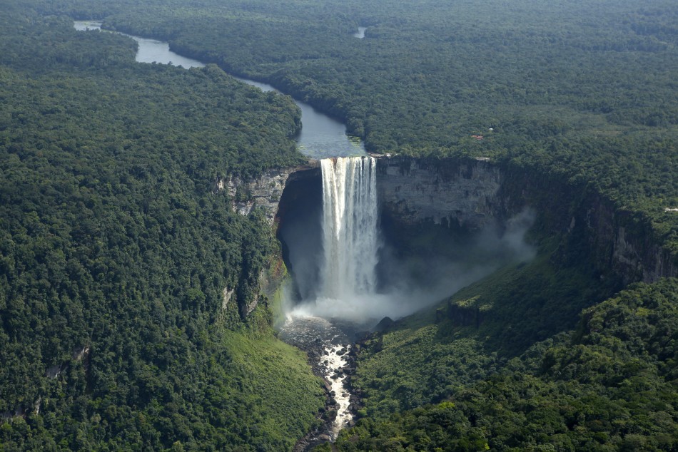 Kaieteur falls, Guyana Kaieteur falls, Guyana