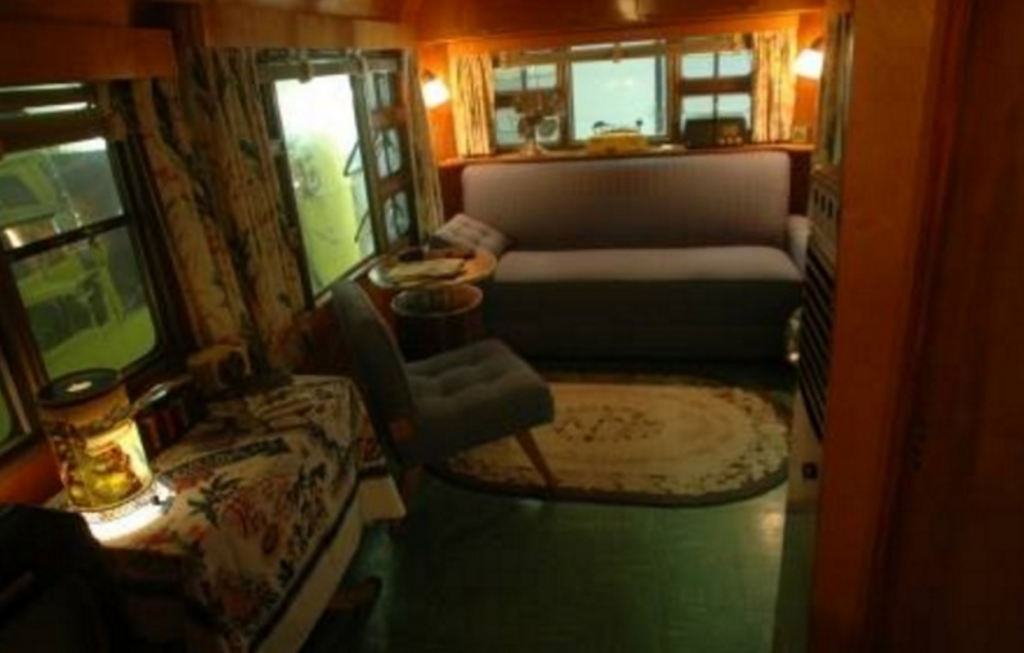 Peek Inside A 60 Year Old Abandoned Camper Peek Inside A 60 Year Old Abandoned Camper